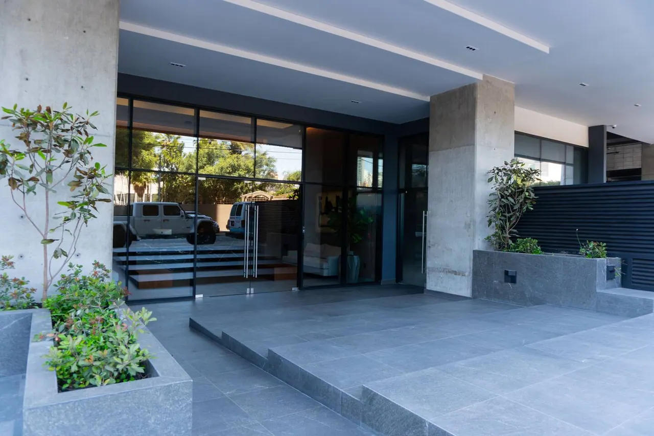 The Park Toreo main entrance and landscaping